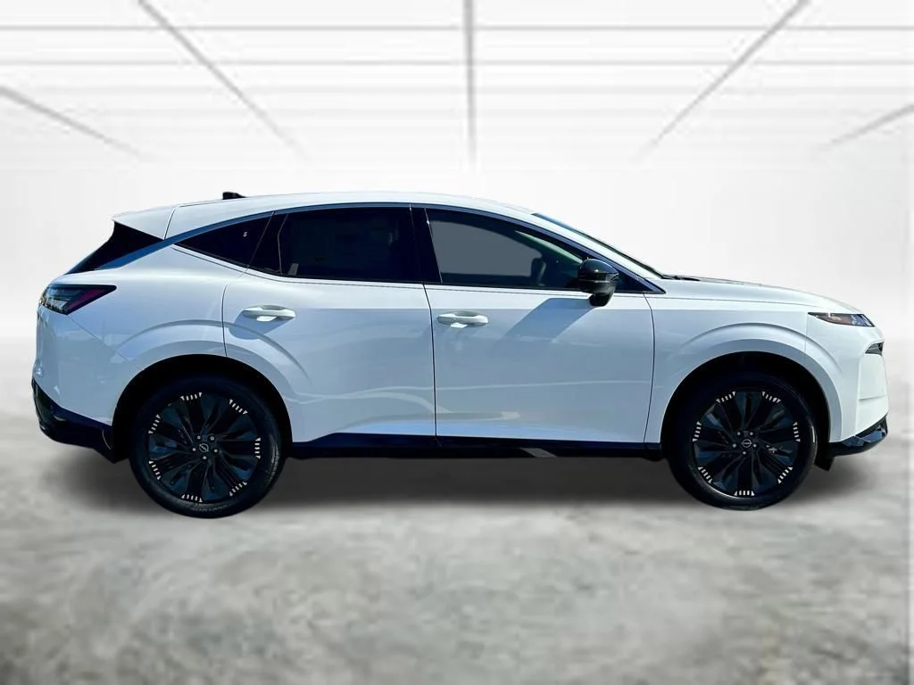 New 2026 Everest White Pearl TriCoat Nissan Platinum image 4