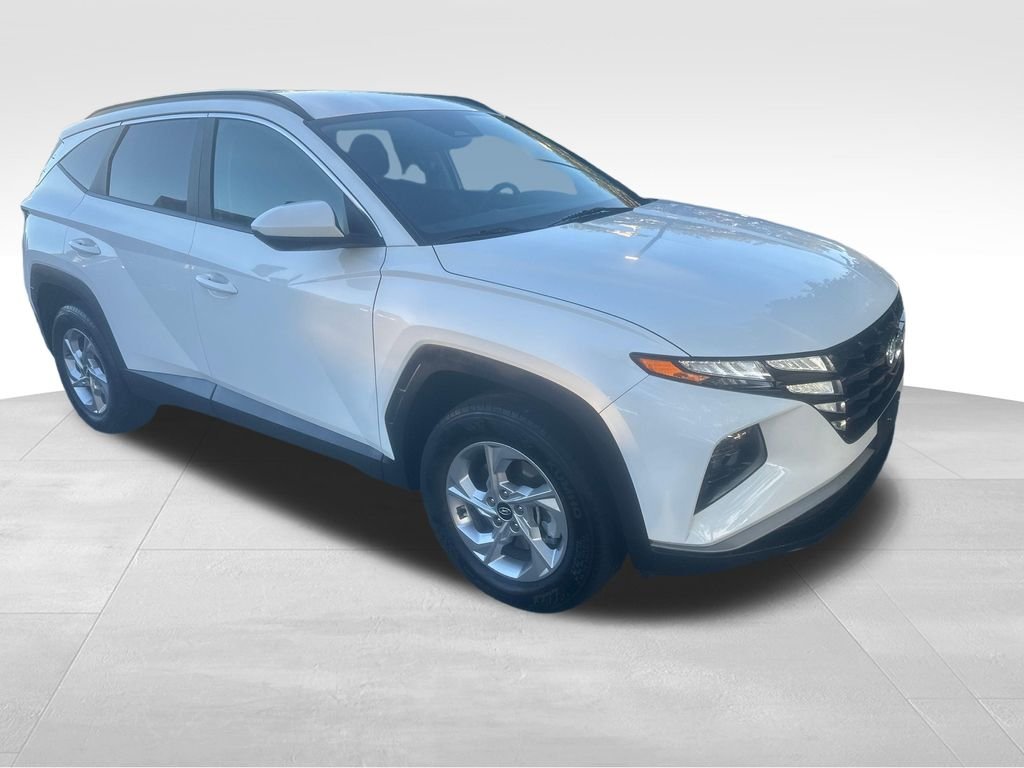 Used 2024 White Hyundai SEL image 29