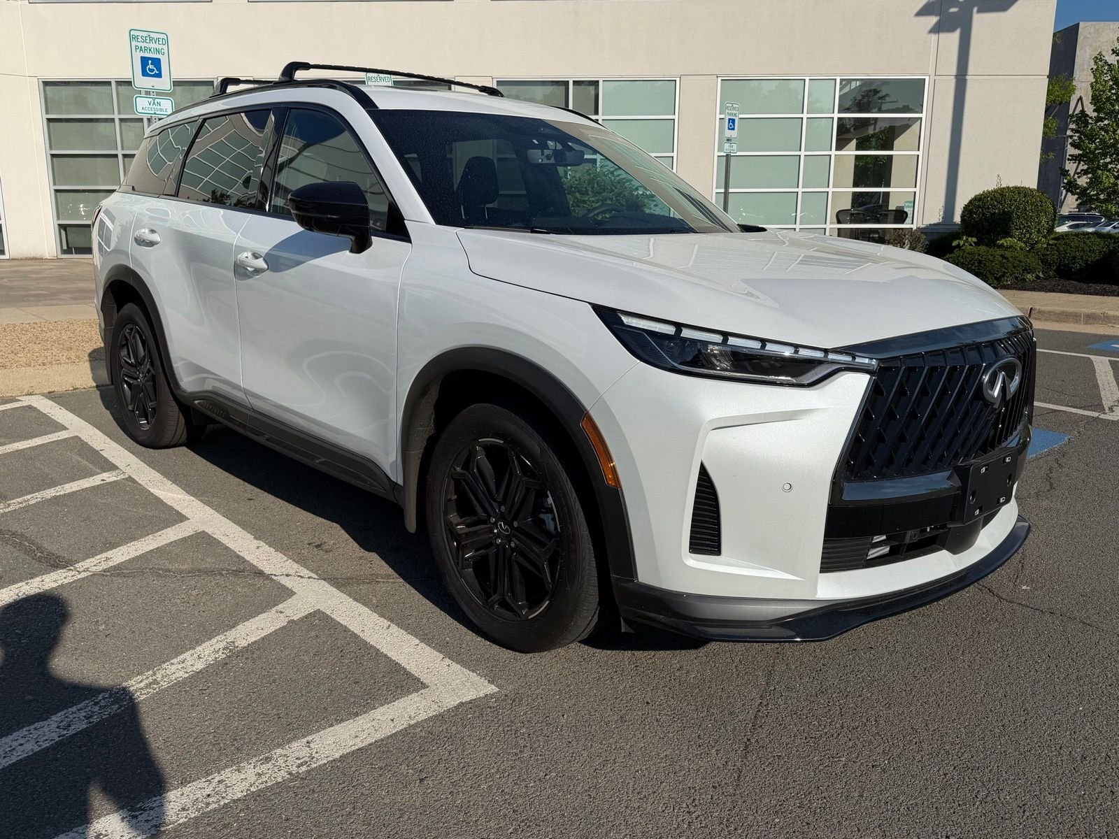 2026 INFINITI QX60 LUXE AWD's photo