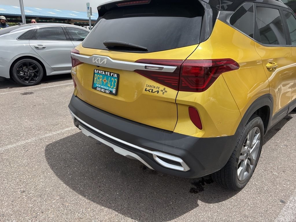 Certified Used 2022 Yellow Kia S image 20