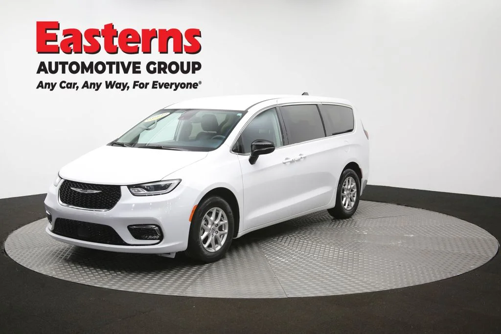 Used 2024 White Chrysler Touring L image 56