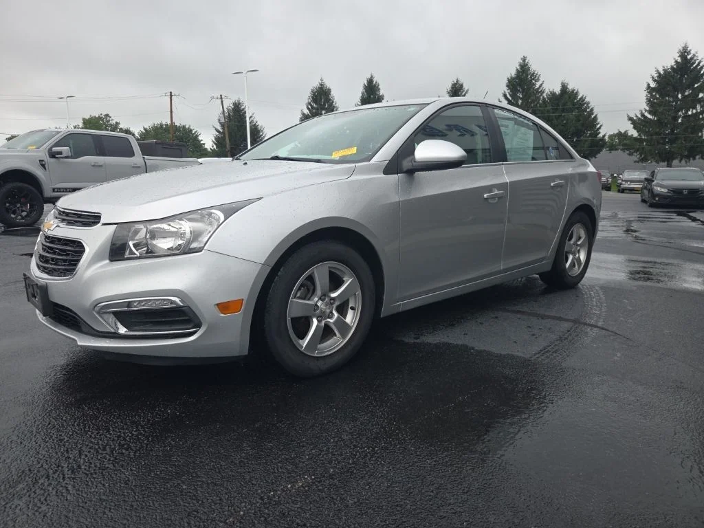 Used 2016 Silver Chevrolet 1LT image 2