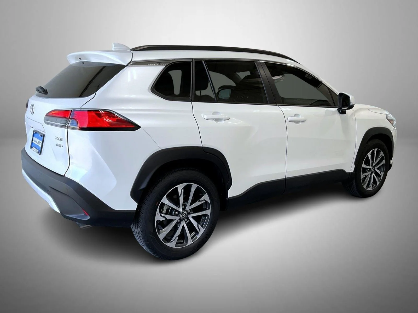 Used 2024 Beige Toyota XLE image 5