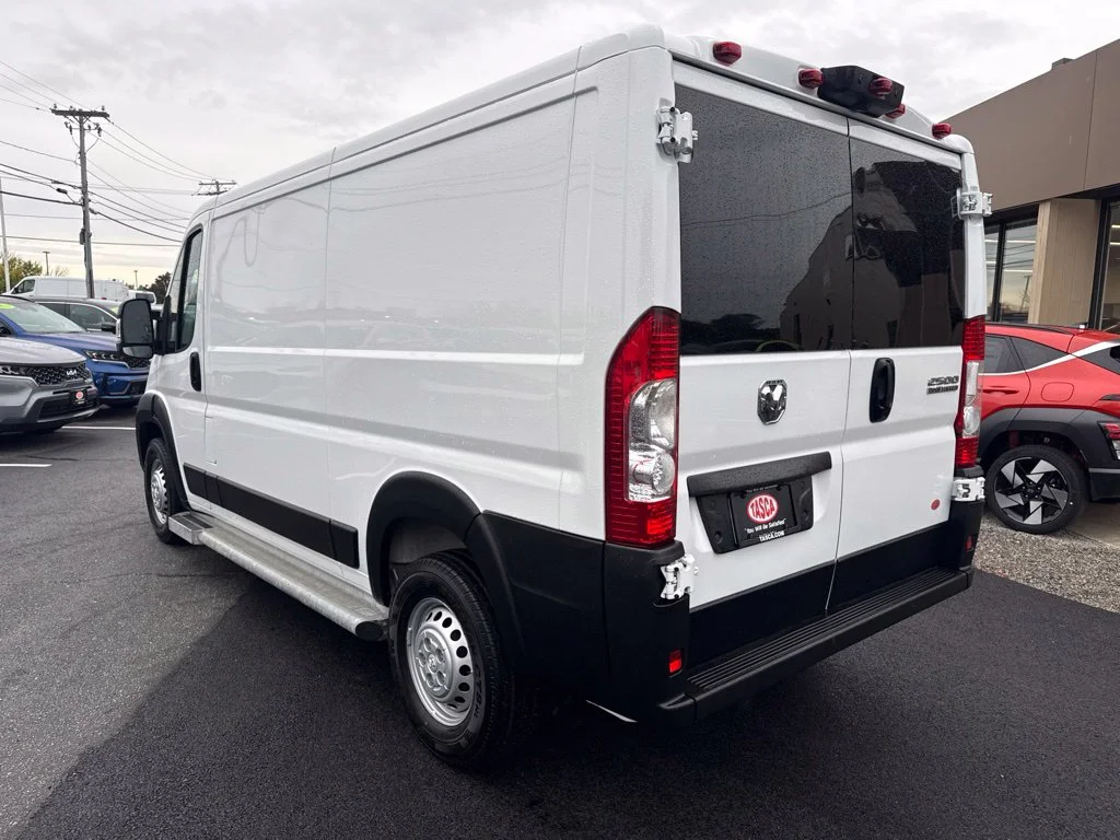 Used 2025 White Ram Base image 7