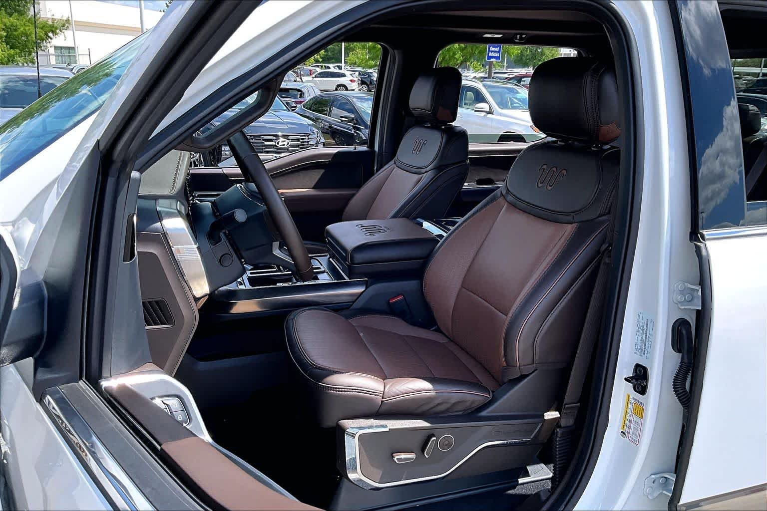 Used 2025 Star White Metallic Tri-Coat/Marsh Gray Ford King Ranch image 8