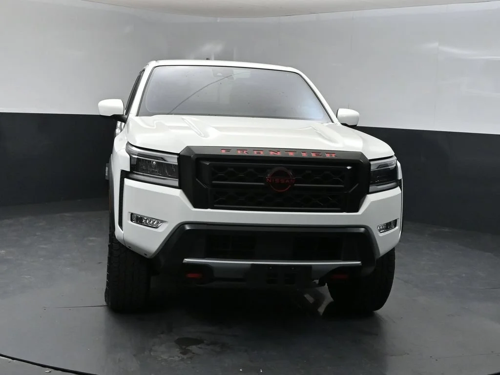 Used 2024 White Nissan PRO-4X image 6