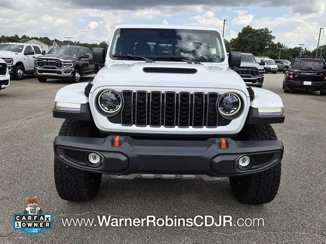 Used 2025 White Jeep Mojave image 2
