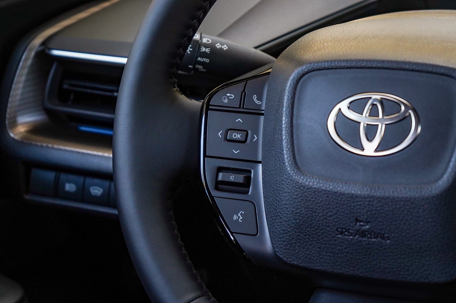 New 2027 Wind Chill Pearl <sup>1</sup> Toyota  Limited image 16