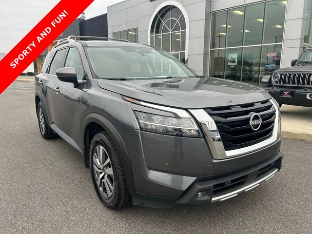 2022 Nissan Pathfinder SL