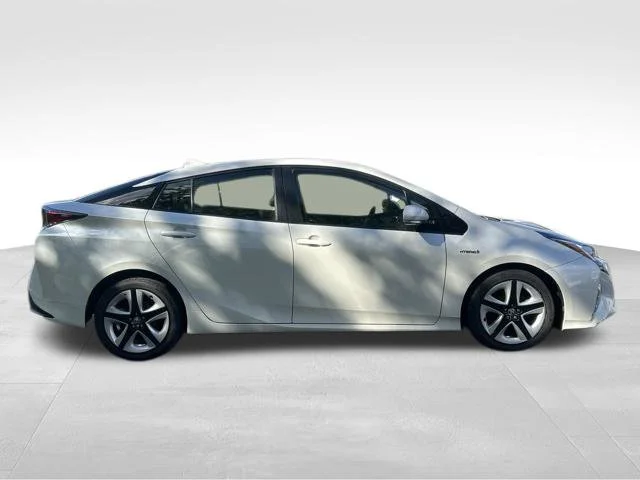 Used 2016 White Toyota Three Touring image 6