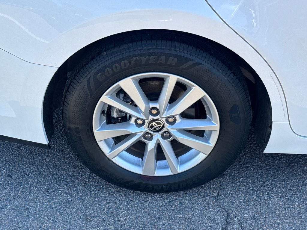 Used 2025 White Toyota LE image 40