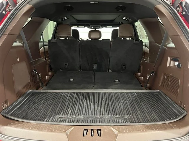 Used 2022 Red Ford King Ranch image 22