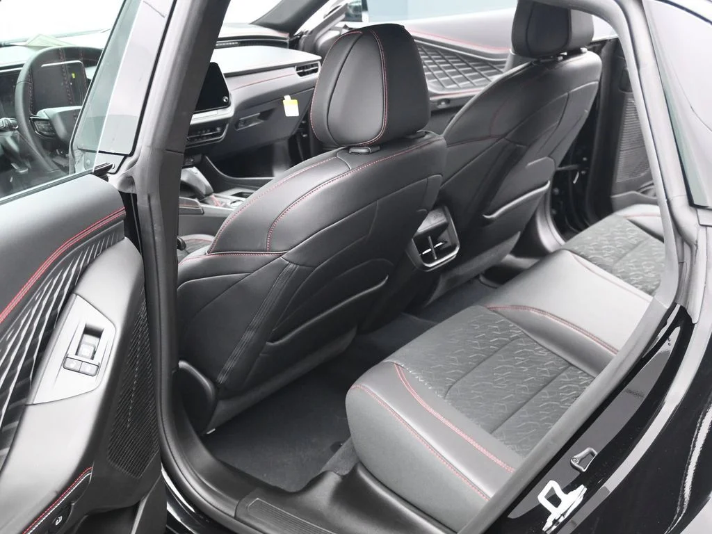 New 2026 Diamond Black Crystal Pearlcoat Dodge R/T image 13