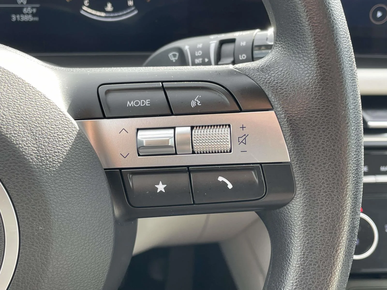 Used 2025 Shimmering Silver Hyundai SEL image 10