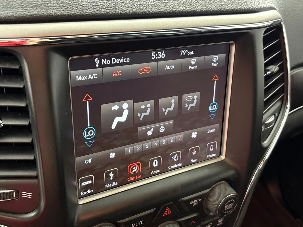 Used 2018 Gray Jeep Limited image 43