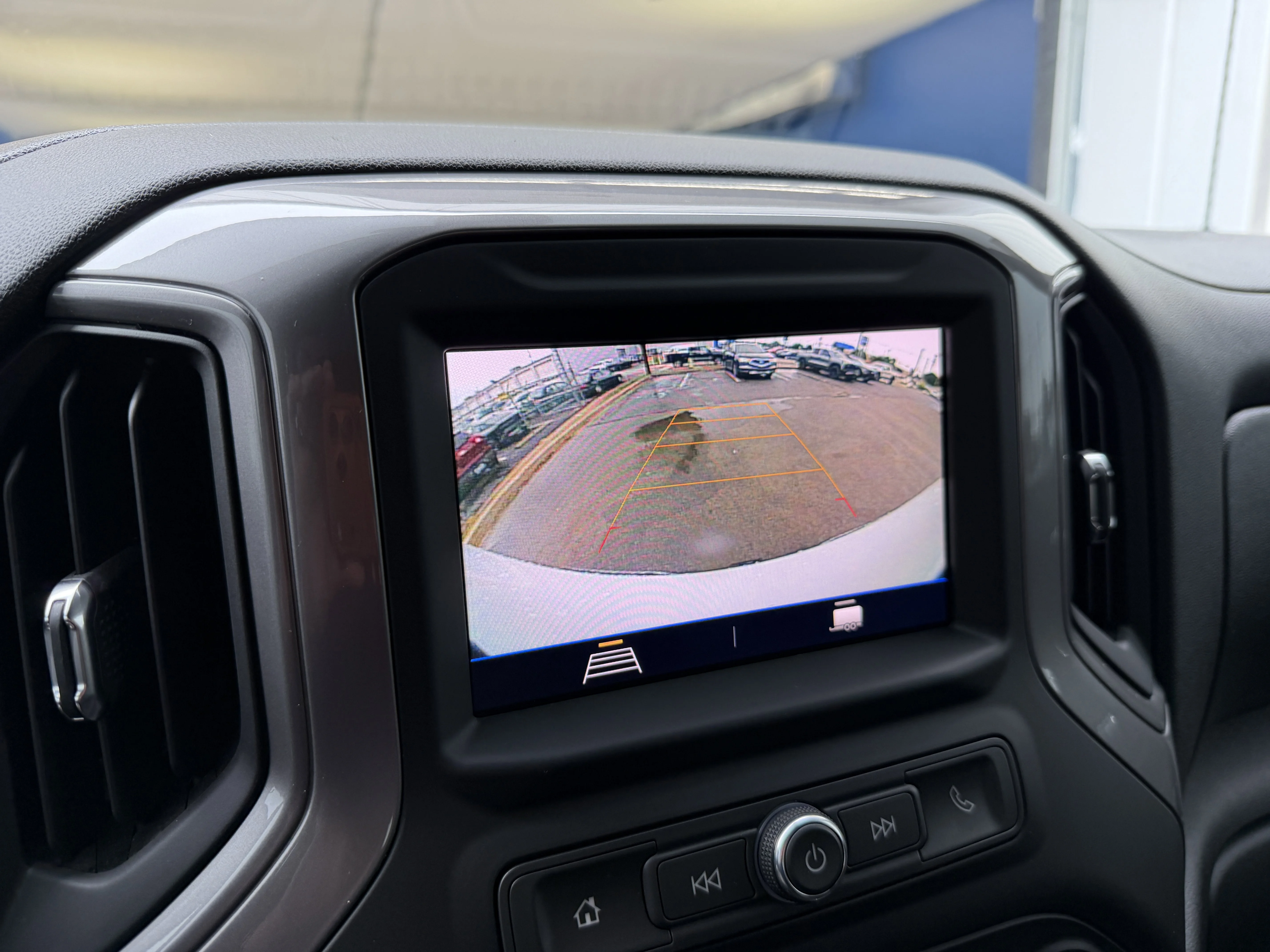 Used 2022 Summit White Chevrolet Custom image 18