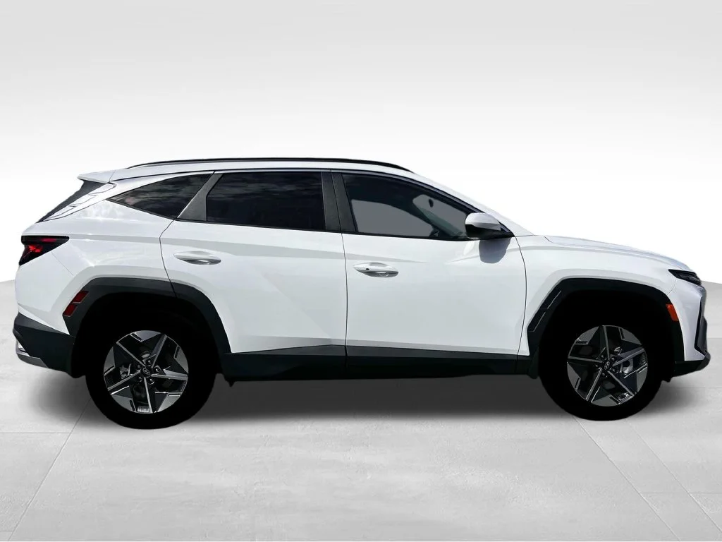 Used 2026 White Hyundai SEL image 11