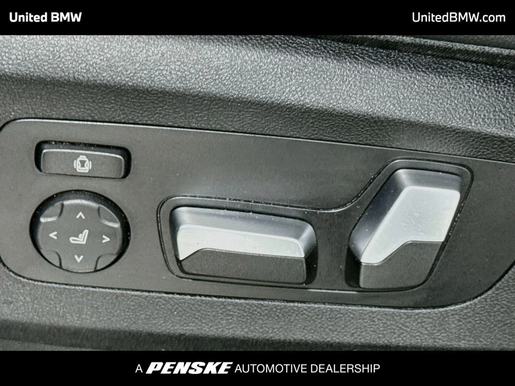 Used 2021 Black Sapphire Metallic BMW xDrive40i image 11