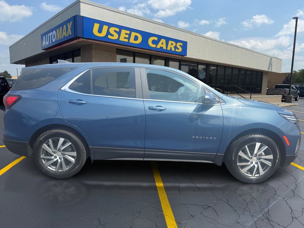 Used 2024 Lakeshore Blue Metallic Chevrolet LT image 2