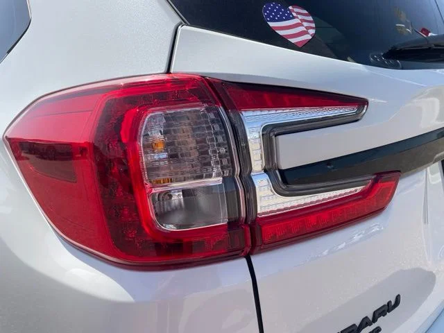 Used 2025 White Subaru Onyx Edition image 7