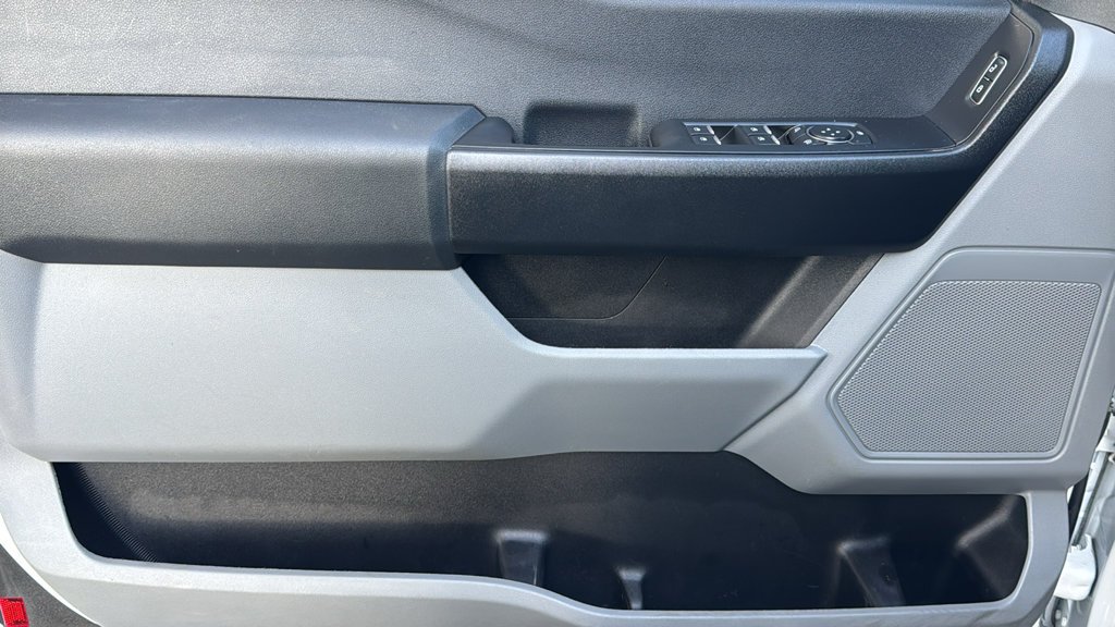 Used 2025 White Ford XL image 19