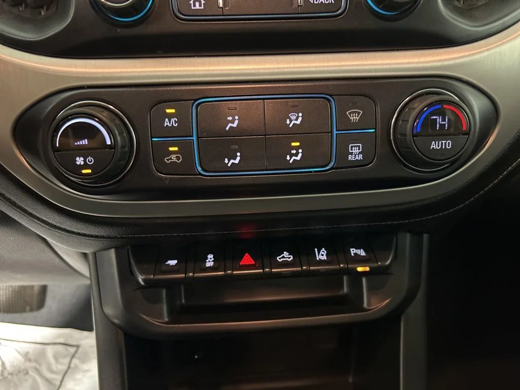 Used 2021 Blue Metallic GMC Elevation image 19