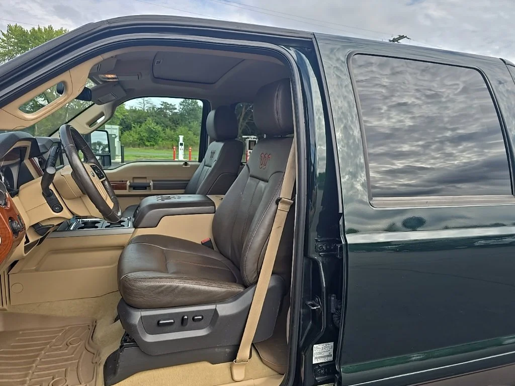 Used 2015 Green Ford King Ranch image 9