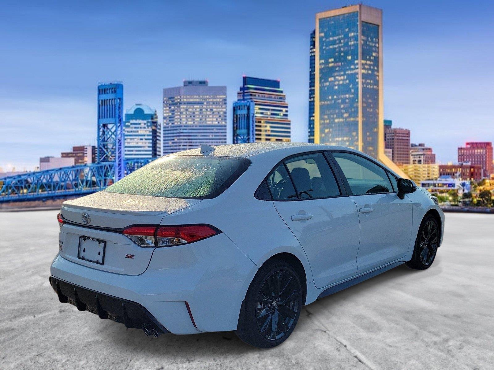 Used 2026 Ice Cap Toyota SE image 3