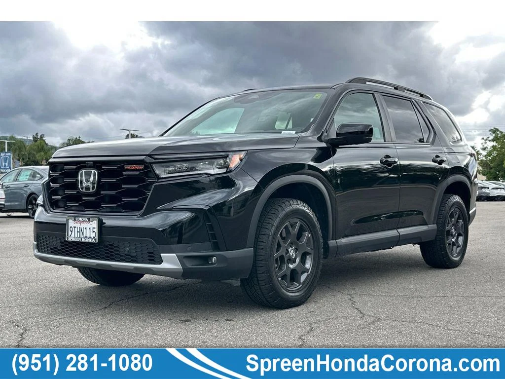 2025 Honda Pilot TrailSport AWD's photo
