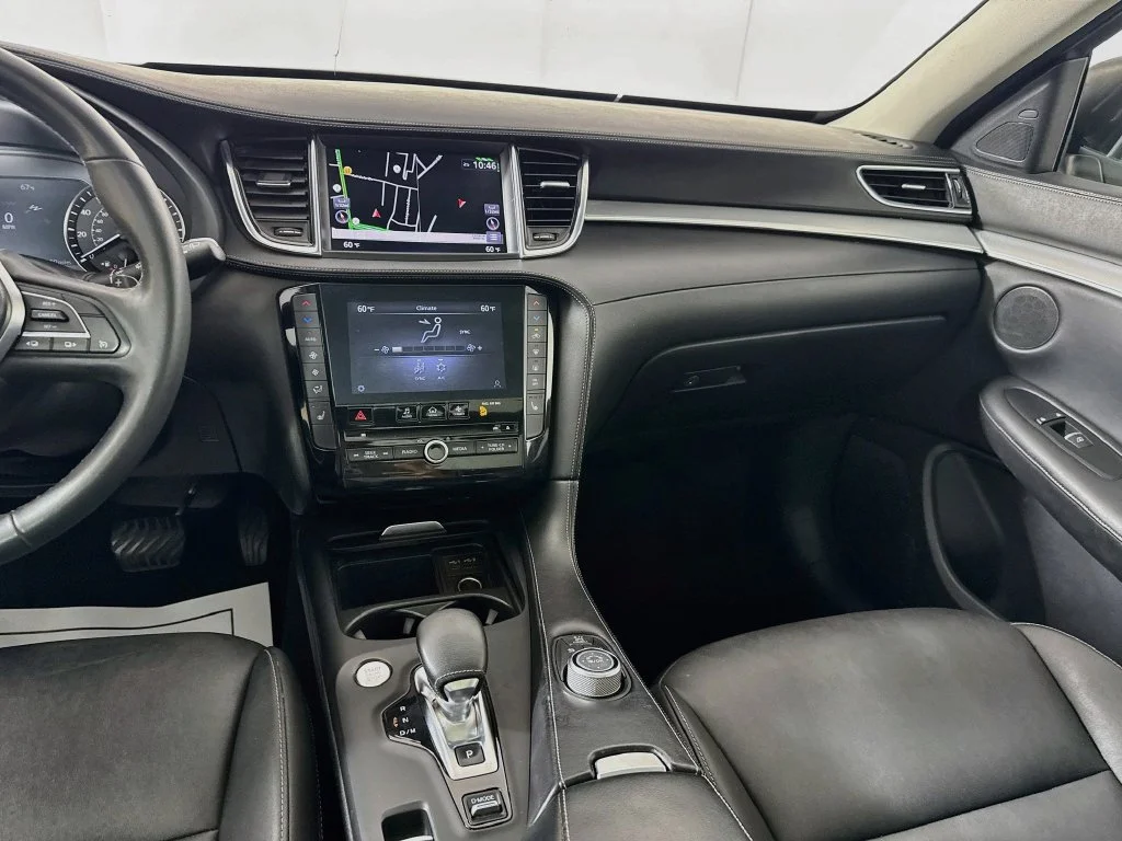 Used 2020 White INFINITI ESSENTIAL image 29