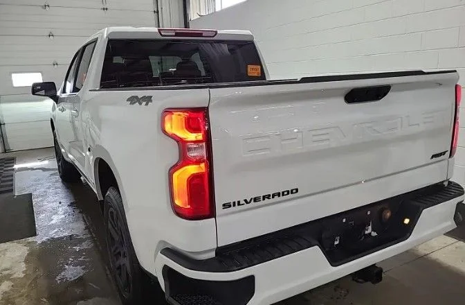 Used 2025 White Chevrolet RST image 3
