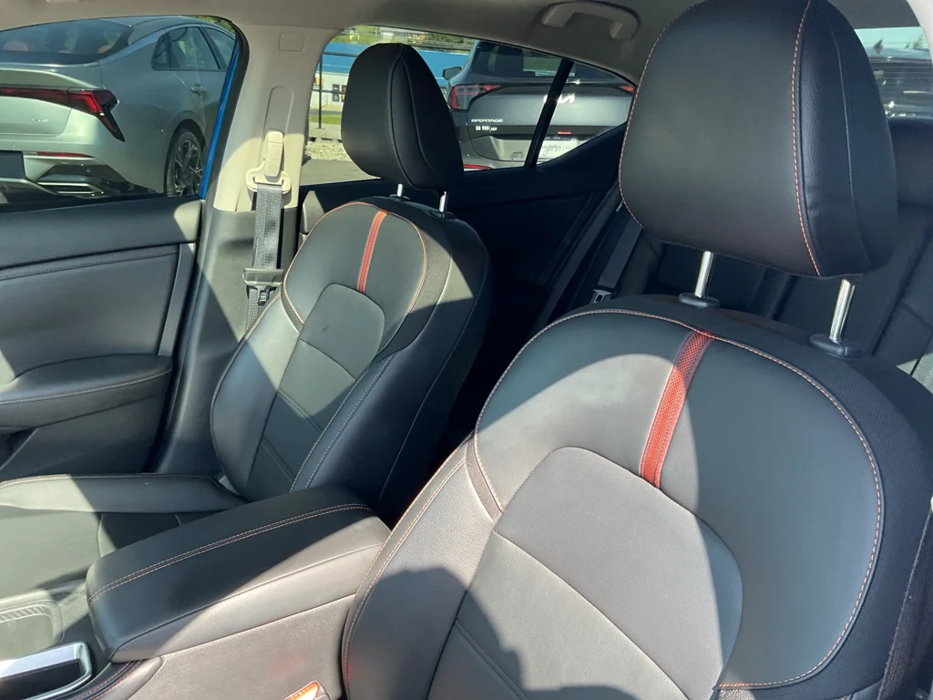 Used 2023 Electric Blue Metallic/Super Black Nissan SR image 22