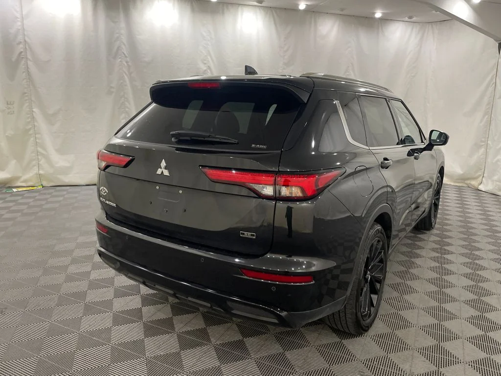 Used 2024 Black Diamond Mitsubishi SE Black Edition image 6
