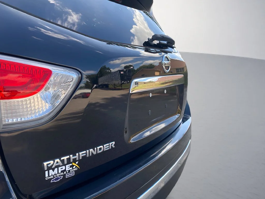 Used 2015 C Black Nissan S image 35