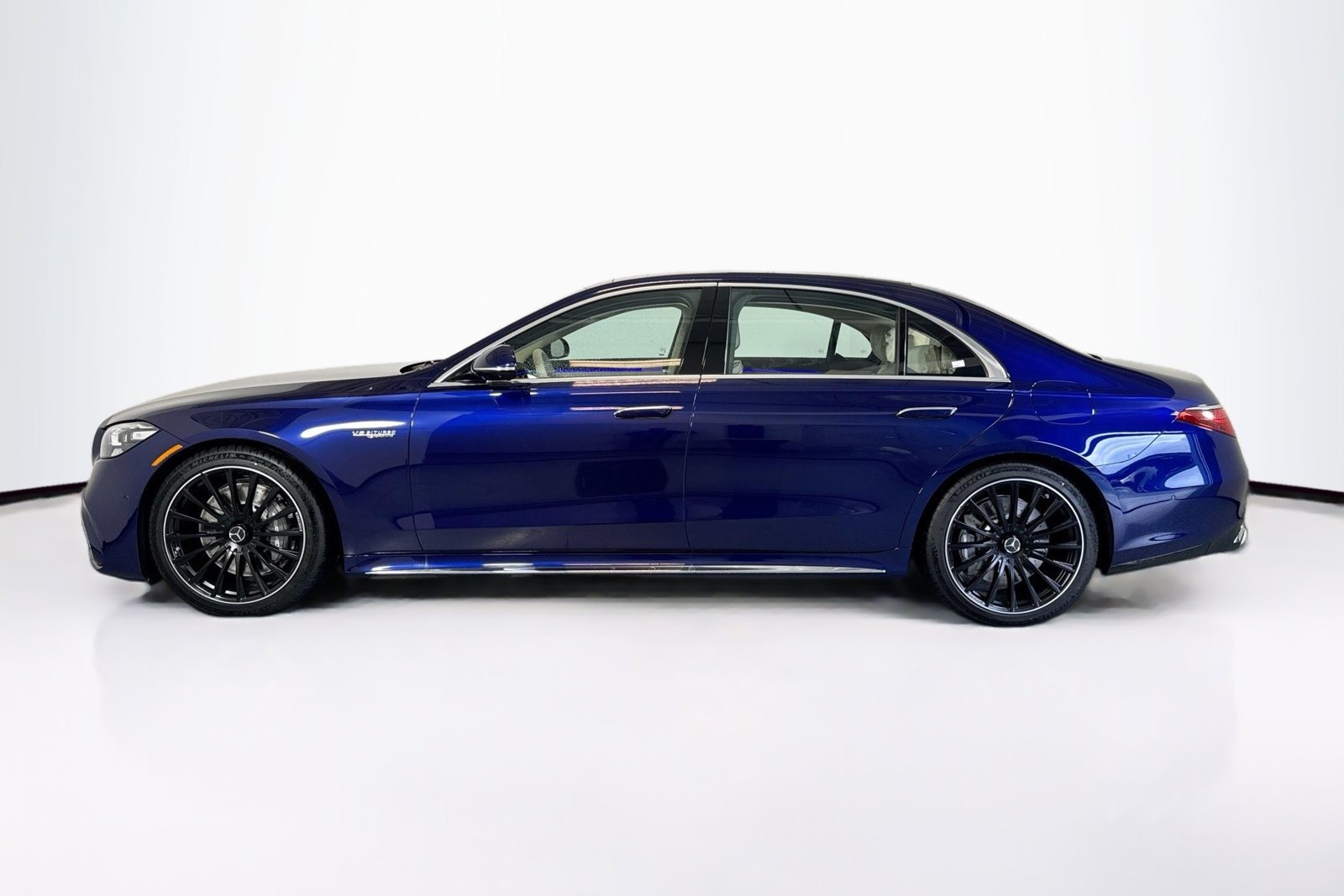 New 2026 MANUFAKTUR Signature Mystic Blue Metallic Mercedes-Benz AMG® S 63 E image 8