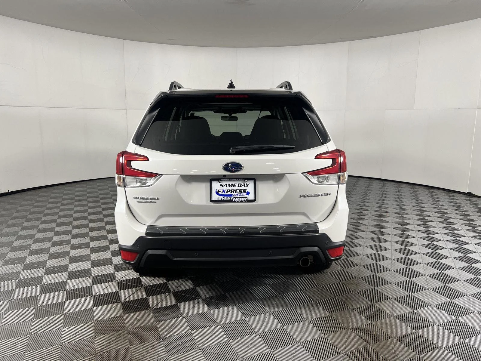 Used 2024 Crystal White Pearl Subaru Limited image 23