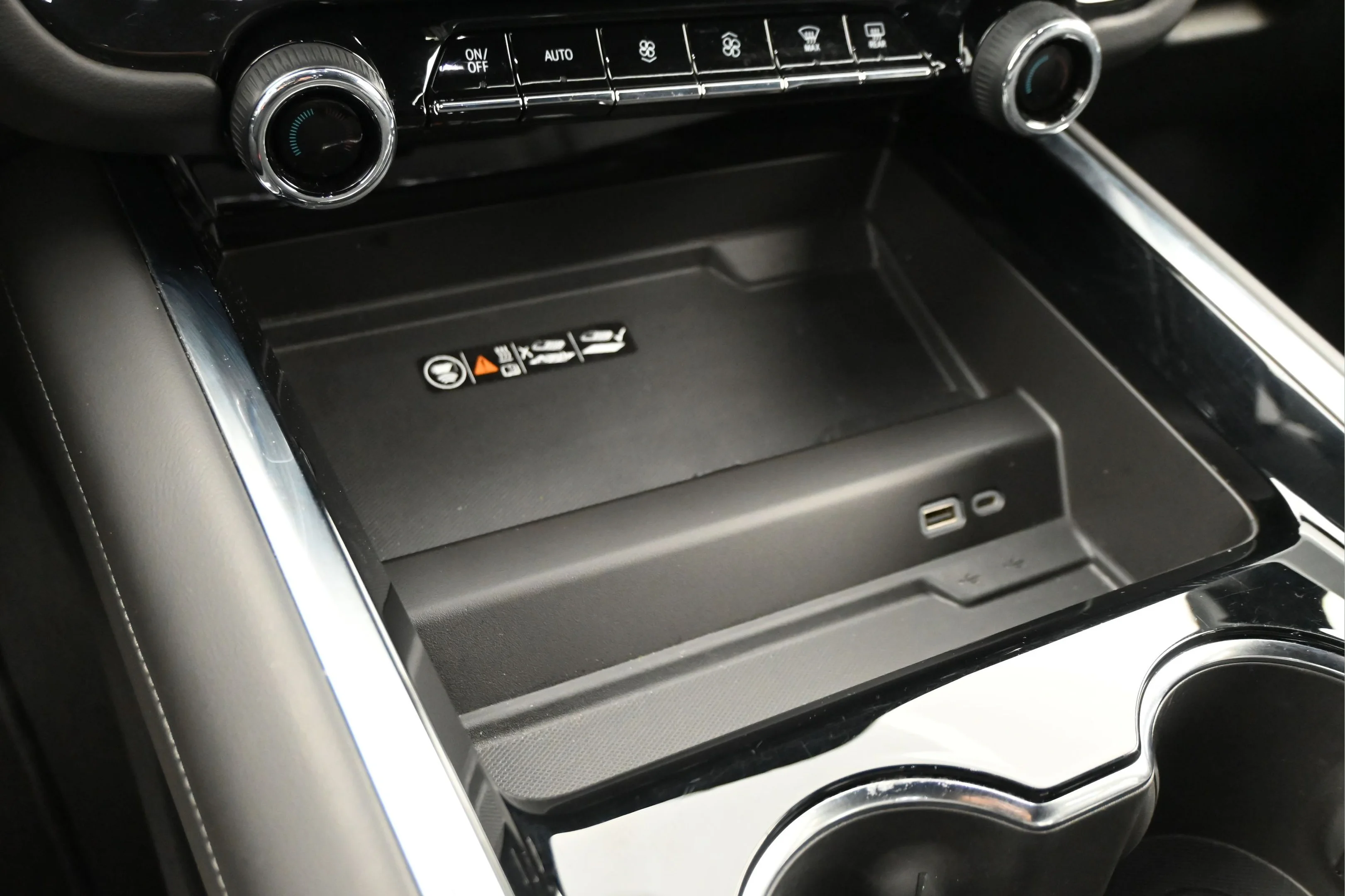 Used 2025 Sterling Gray Metallic Chevrolet LT image 19