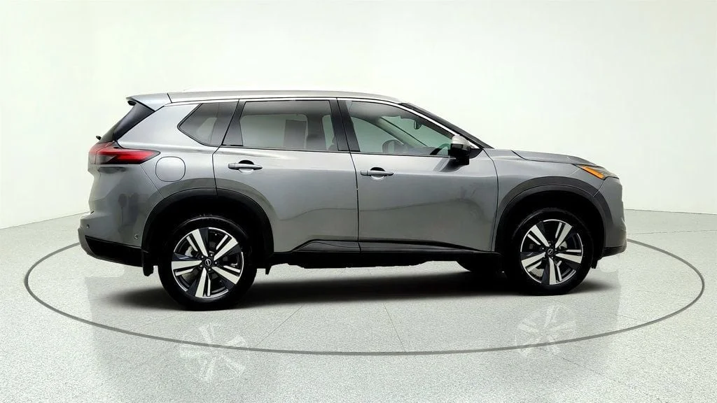 Used 2024 Gun Metallic Nissan FWD SL w/ Premium Pkg image 4