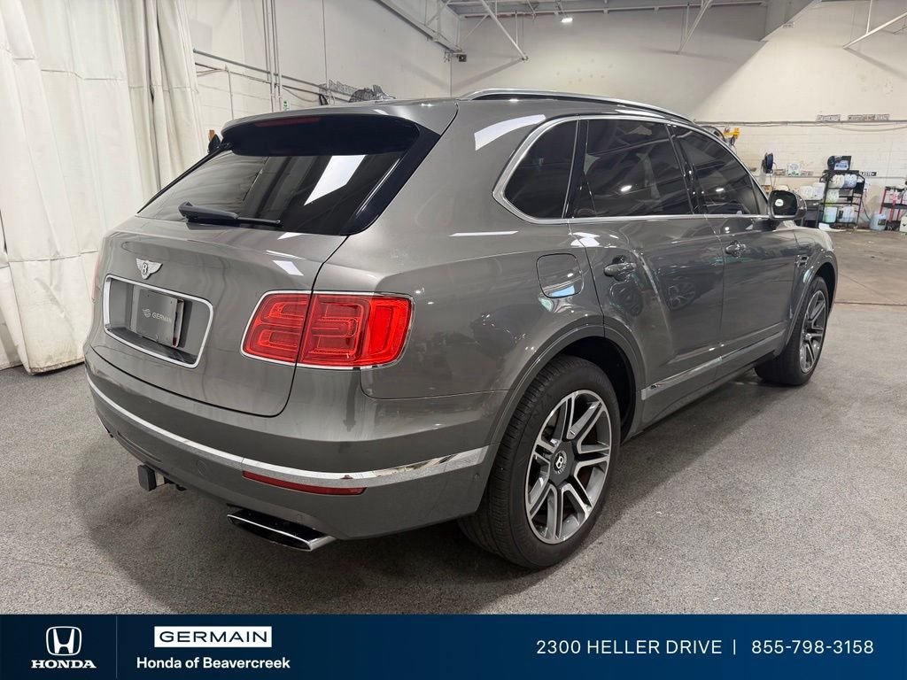Used 2018 Porcelain Metallic Bentley W12 image 8