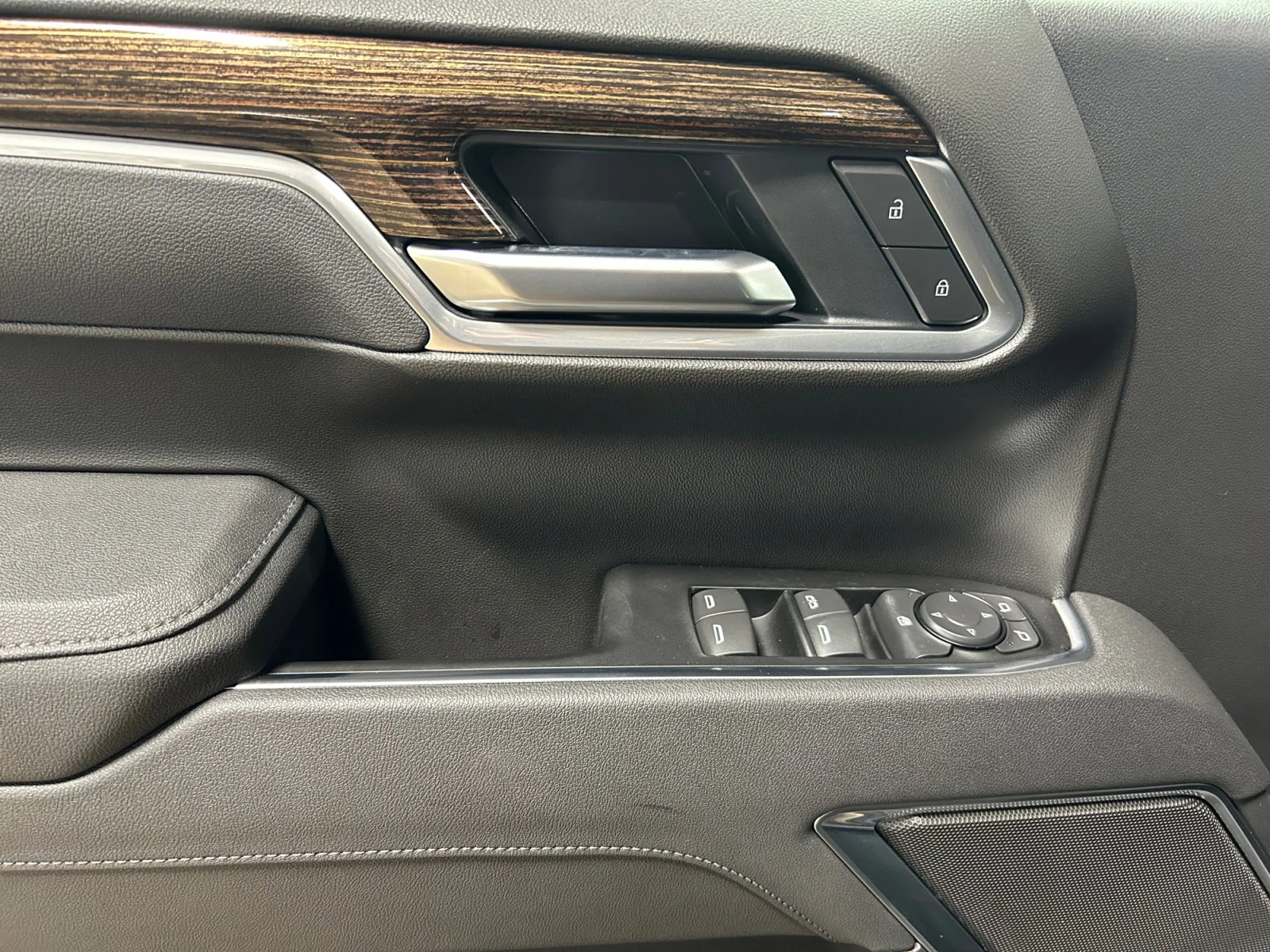 New 2026 Onyx Black GMC Elevation image 16
