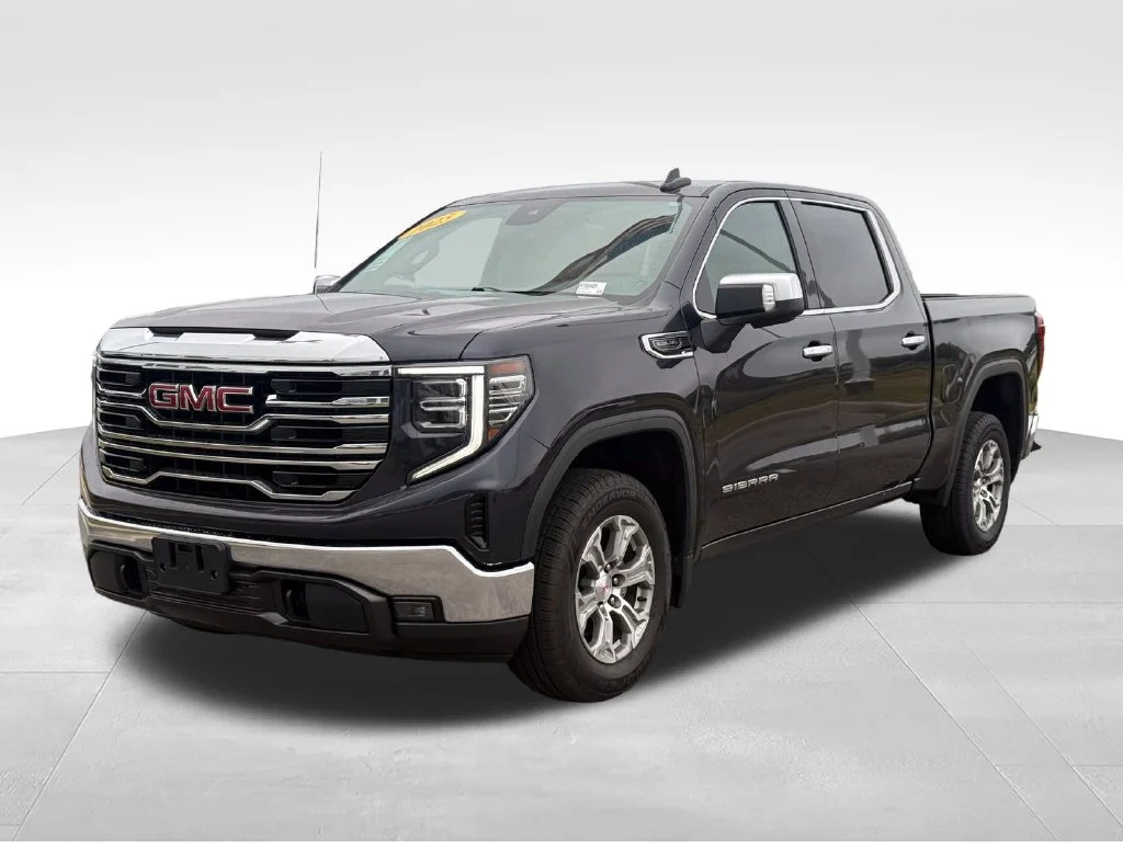 Used 2025 Silver GMC SLT image 1