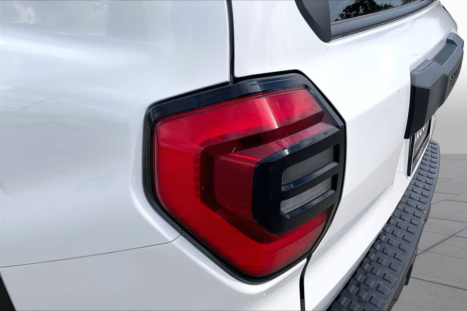 Used 2025 Ice Cap Toyota SR5 image 27