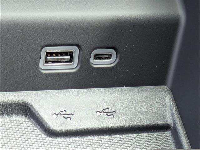 2026 Chevrolet Suburban Z71 - Photo 32