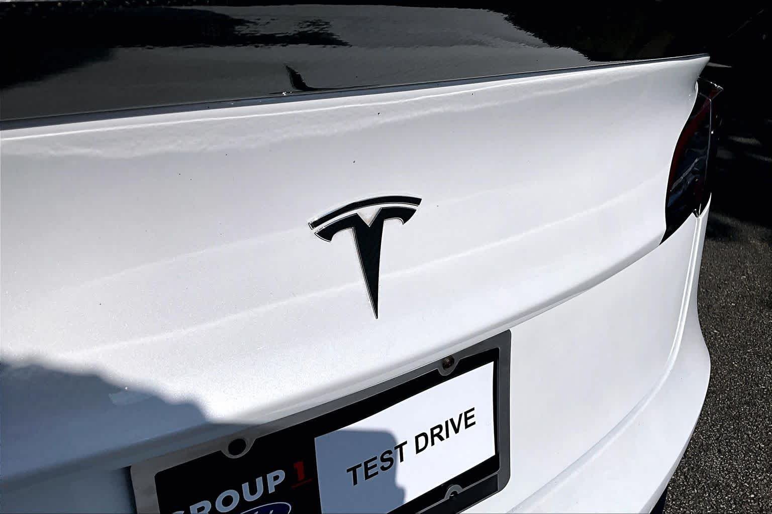 Used 2019 Pearl White Multi-Coat Tesla Standard Range Plus image 30