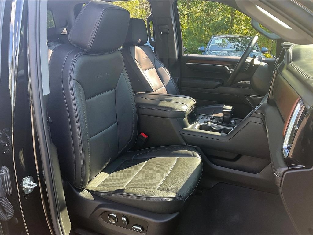 Used 2024 Black GMC Denali image 10