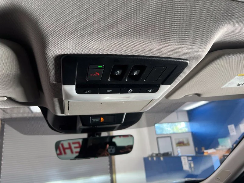 Used 2023 Gray Nissan Platinum image 27