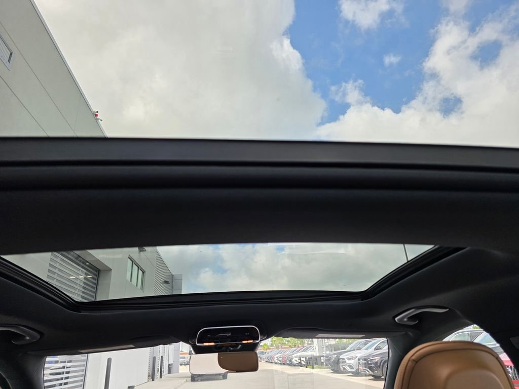 New 2026 MANUFAKTUR Alpine Grey Mercedes-Benz E 350 image 25