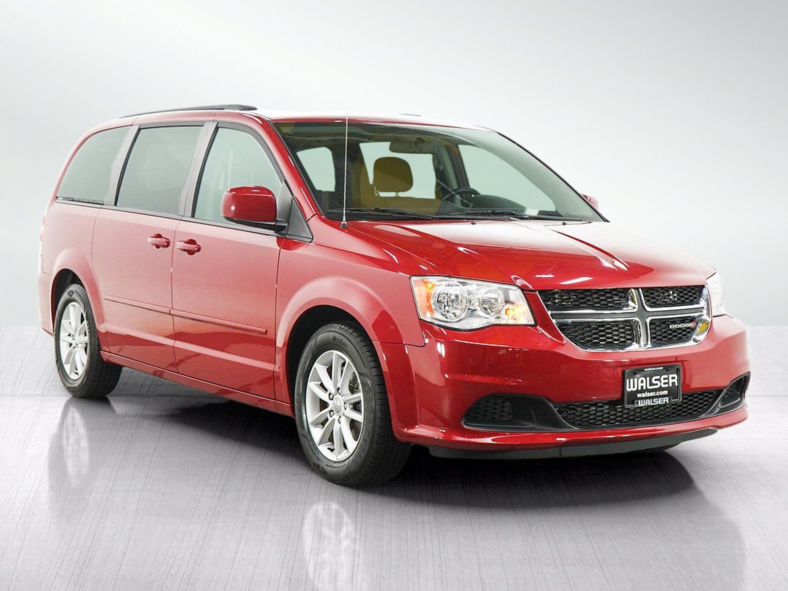 Used 2015 Redline 2 Coat Pearl Dodge Sxt image 7