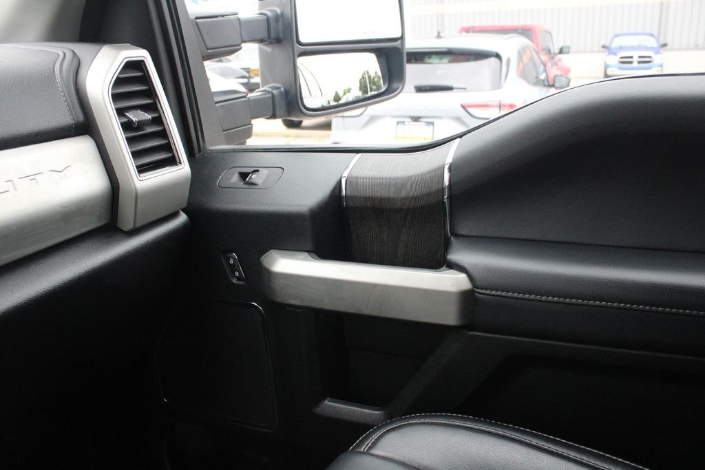 Used 2021 Black Metallic Ford Lariat image 22