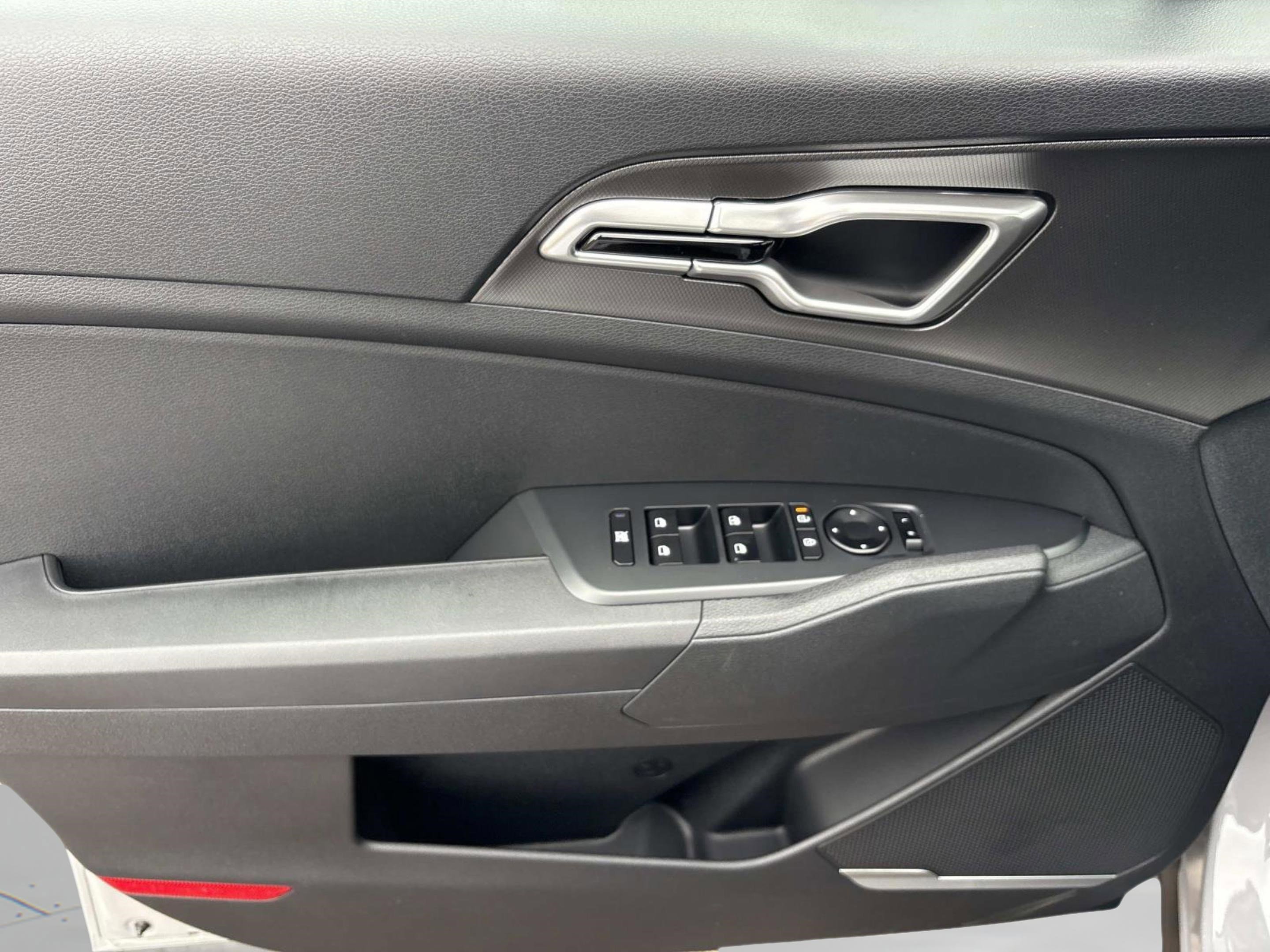 New 2026 Wolf Gray Kia S image 19